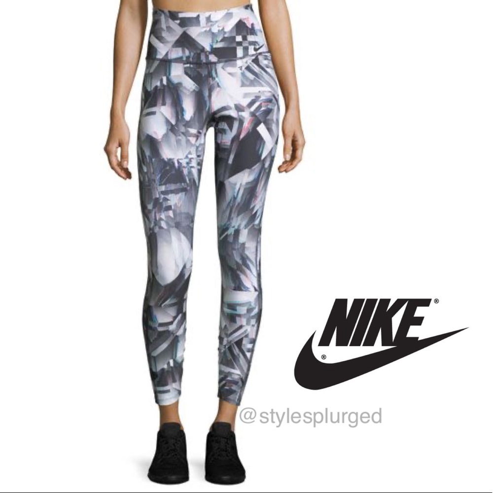 NWT🎉HP🎉NIKE Power Legend Printed Leggings size M